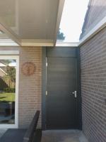 Veranda, Terrasoverkapping, Highline, gelaagd glas gecombineerd met sandwich paneel, Aluminium poort, Geffen